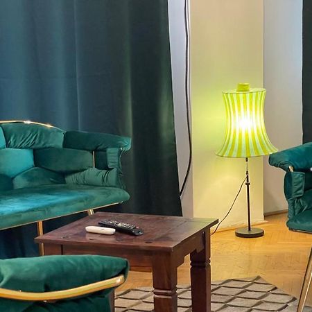 Terrace Balcony Downtown Delight Old Town Oasis City Center Universitate Square Old Town Βουκουρέστι Εξωτερικό φωτογραφία