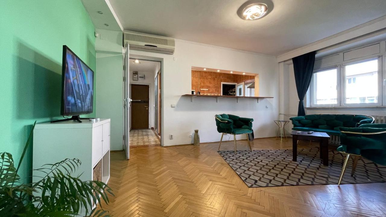 Terrace Balcony Downtown Delight Old Town Oasis City Center Universitate Square Old Town Βουκουρέστι Εξωτερικό φωτογραφία