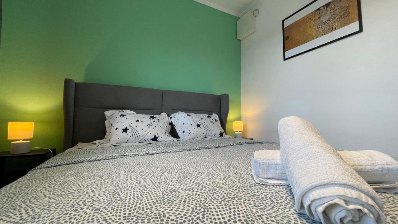 Terrace Balcony Downtown Delight Old Town Oasis City Center Universitate Square Old Town Βουκουρέστι Εξωτερικό φωτογραφία
